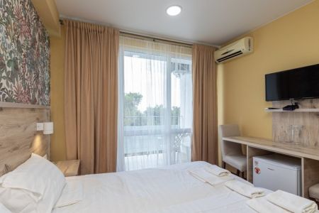 Комфорт 2-местный 1-комнатный (с ремонтом, с балконом)