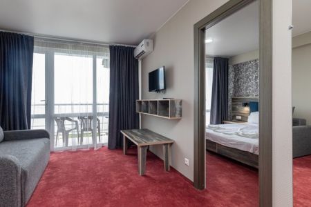 Люкс 2-местный 2-комнатный (с ремонтом)