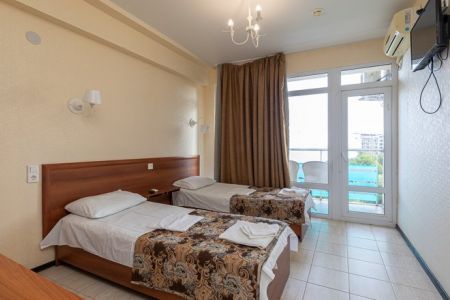 Стандартный 2-местный 1 категории (с ремонтом, с балконом)