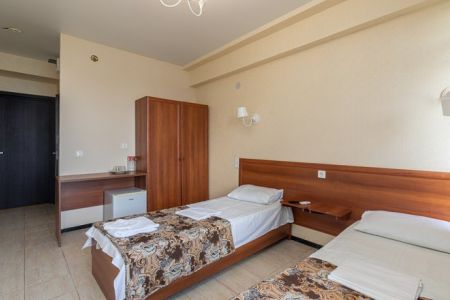 Стандартный 2-местный 1 категории (с ремонтом, с балконом)