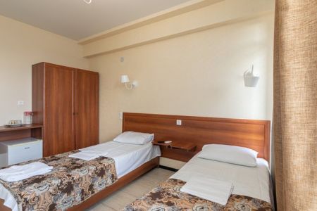 Стандартный 2-местный 1 категории (с ремонтом, с балконом)